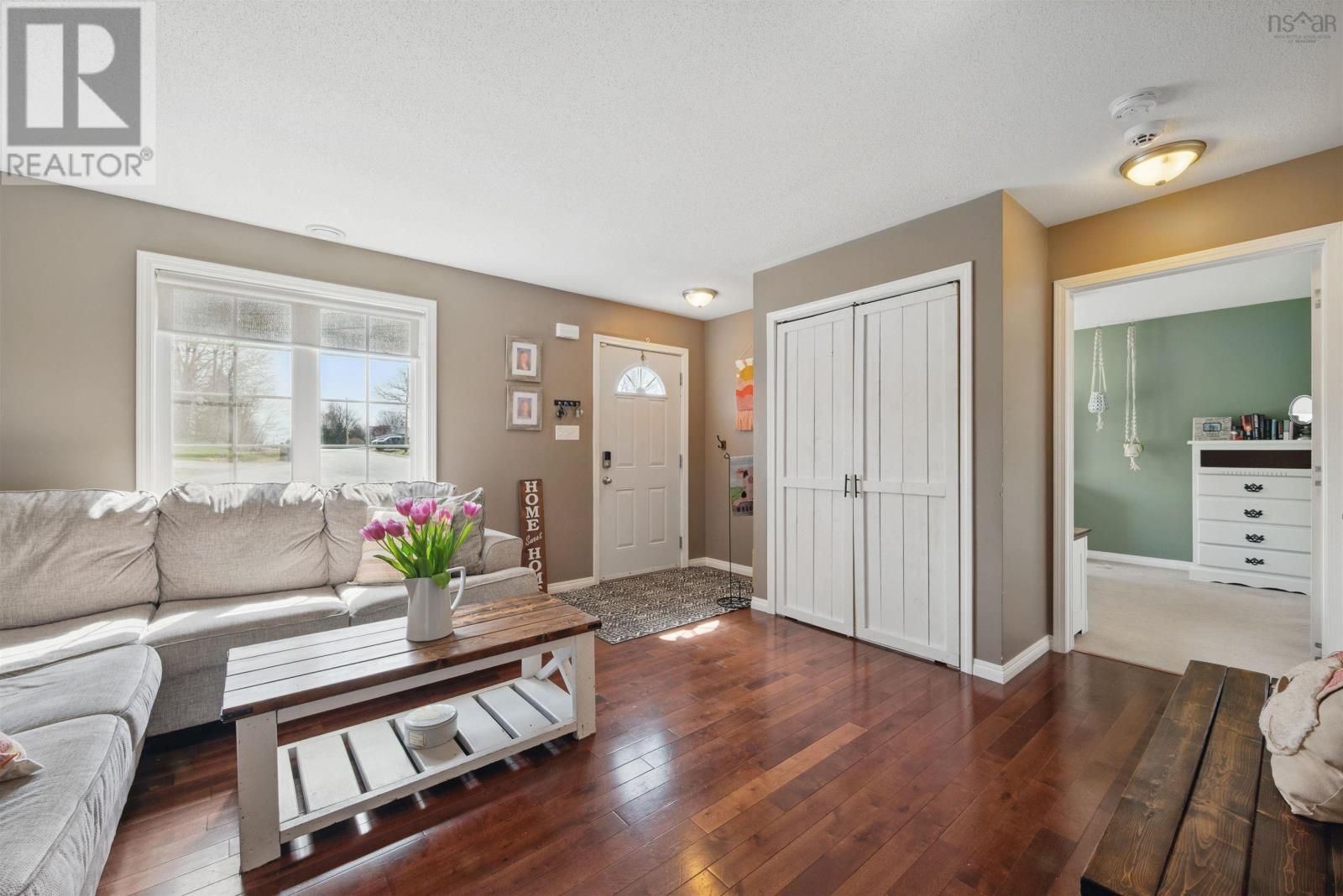32 Avonview, Falmouth, Nova Scotia  B0P 1P0 - Photo 2 - 202508800