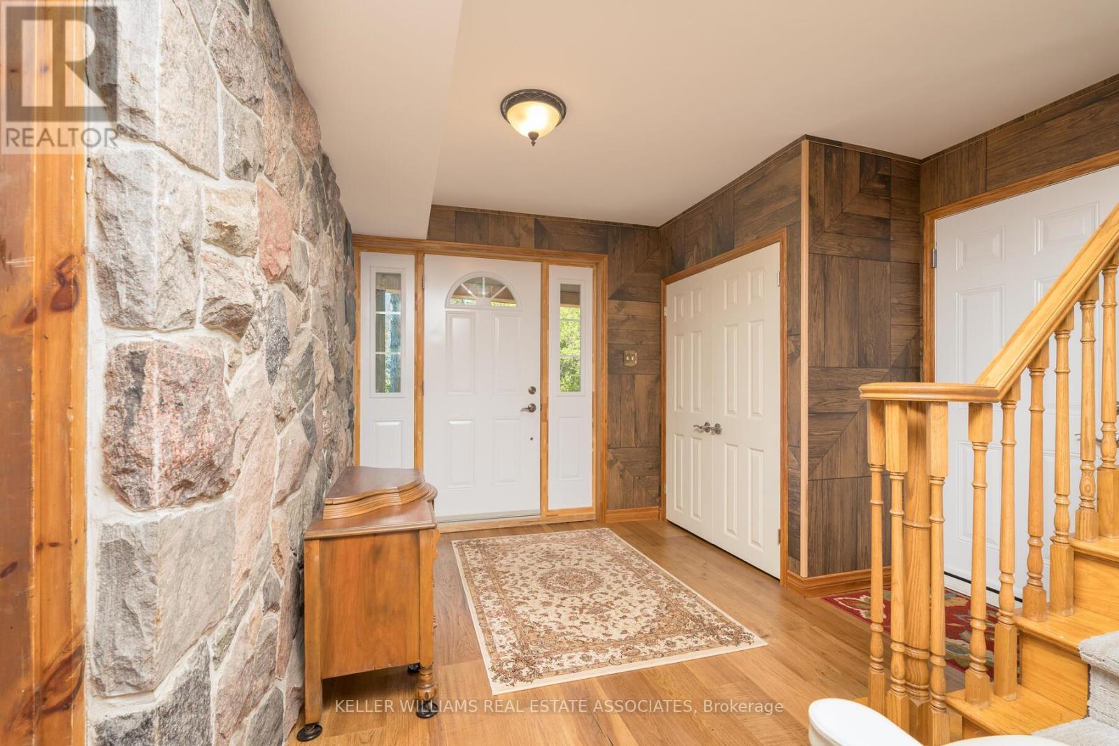 4 Ann Street, Halton Hills (Georgetown), Ontario  L7G 2V2 - Photo 15 - W12068981