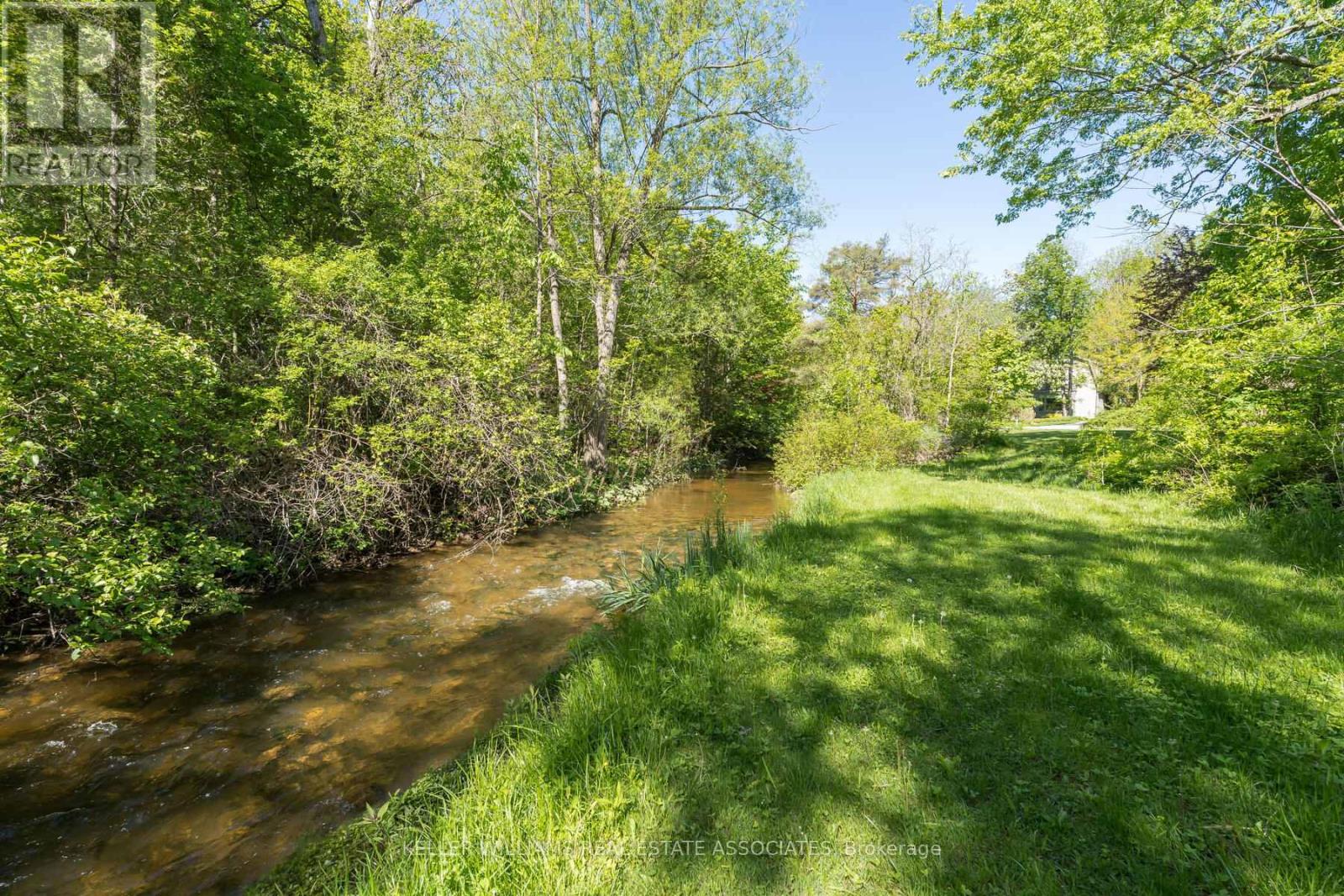 4 Ann Street, Halton Hills (Georgetown), Ontario  L7G 2V2 - Photo 8 - W12068981