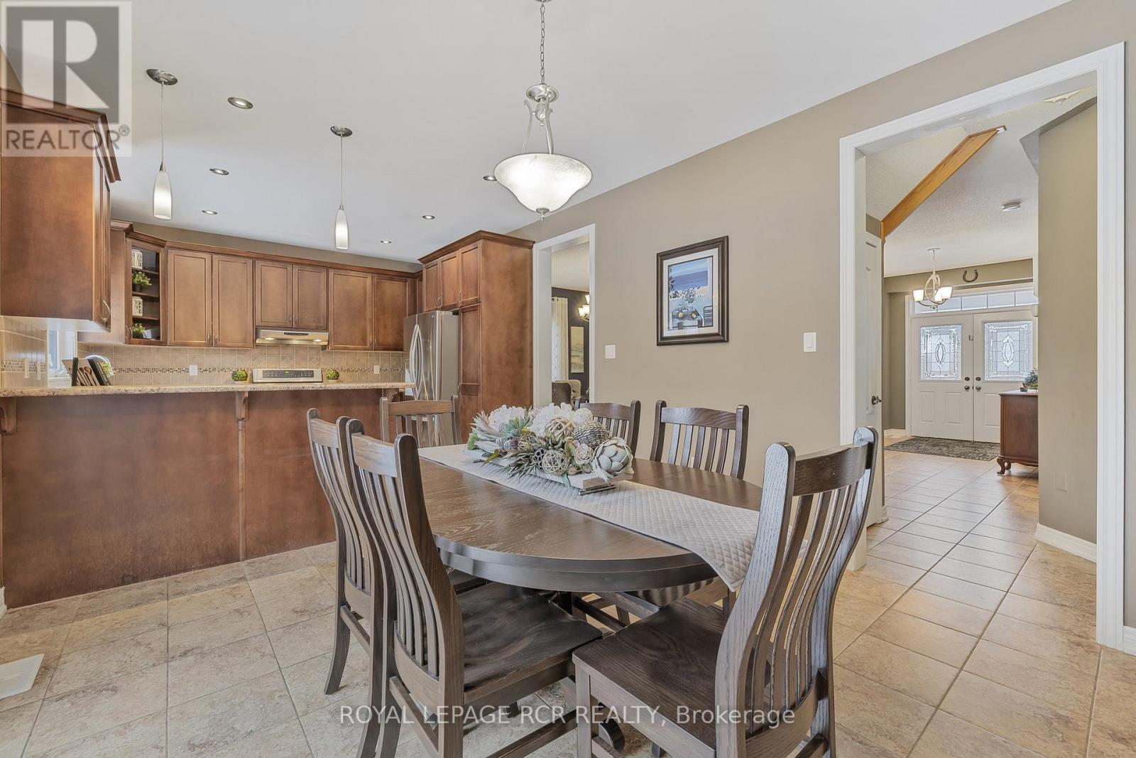 2 Littlebrook Lane, Caledon, Ontario  L7C 3M4 - Photo 12 - W12150178