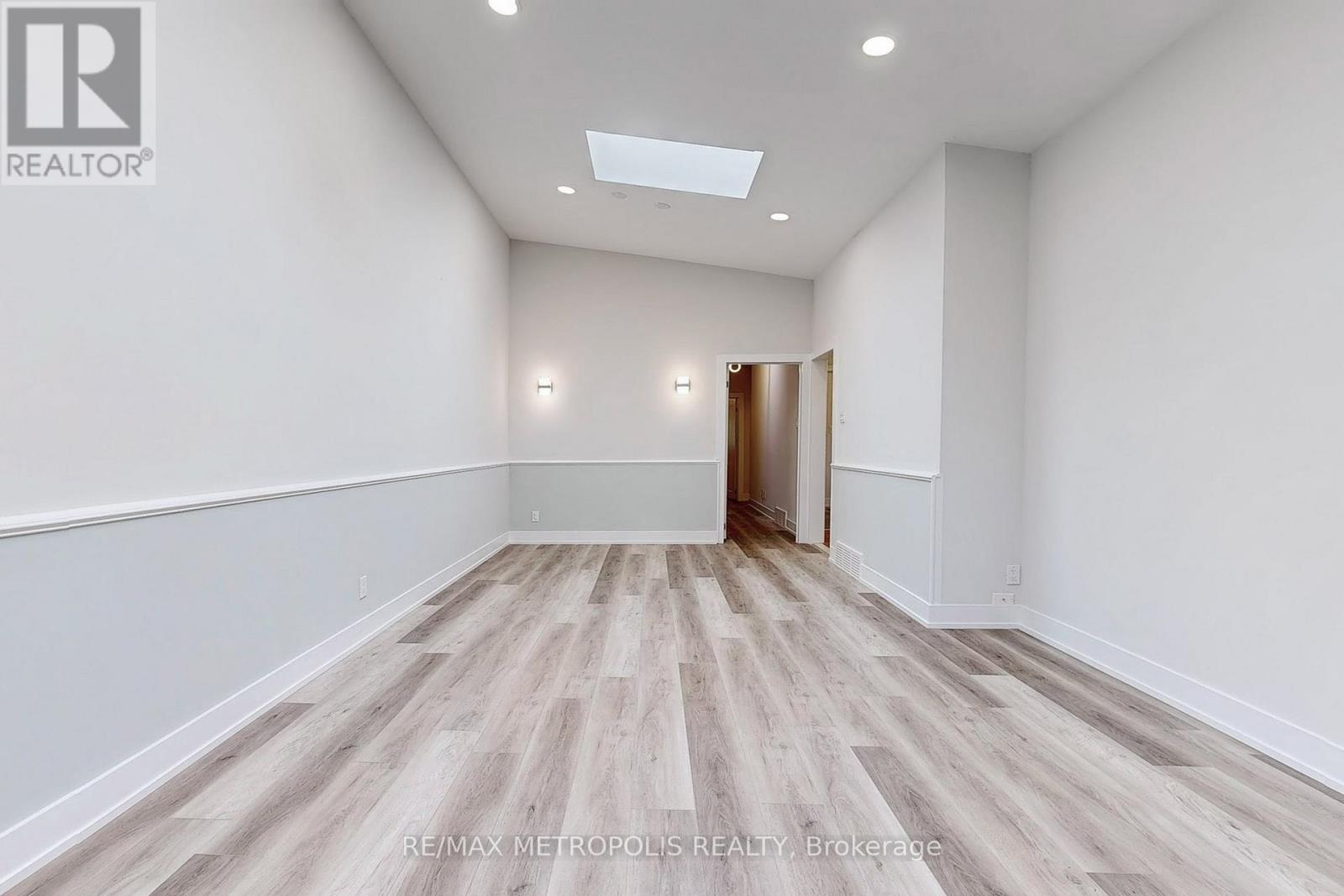 199 Sweeney Drive, Toronto, Ontario  M4A 1V5 - Photo 6 - C12173992