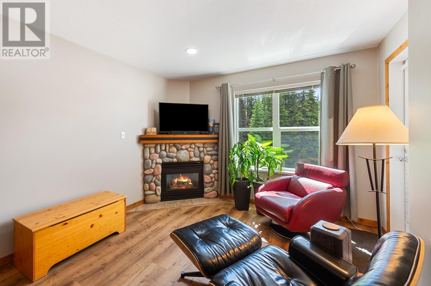 9808 Silver Star Road Unit# 306, Vernon, British Columbia  V1B 3X4 - Photo 3 - 10348502