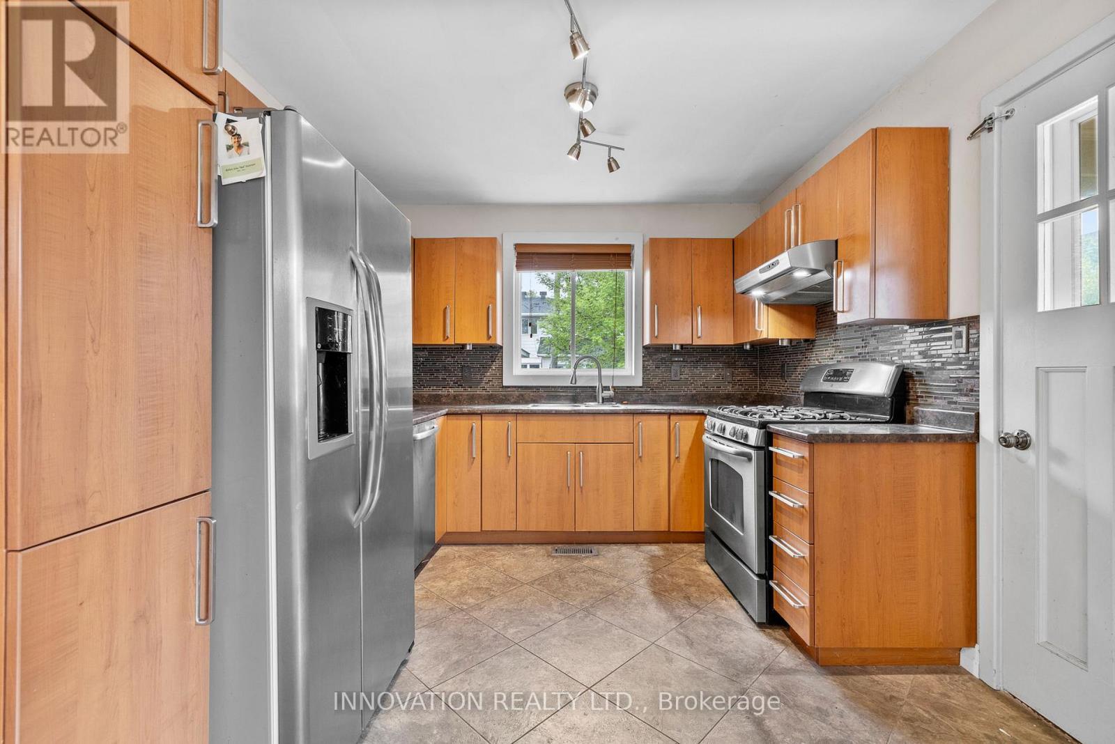475 Woodland Avenue, Ottawa, Ontario  K2B 5E3 - Photo 8 - X12169504