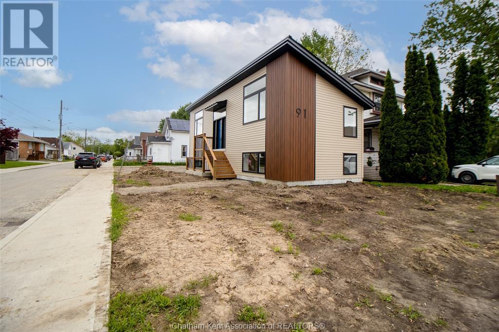 Property at 91 Adelaide STREET South image 2