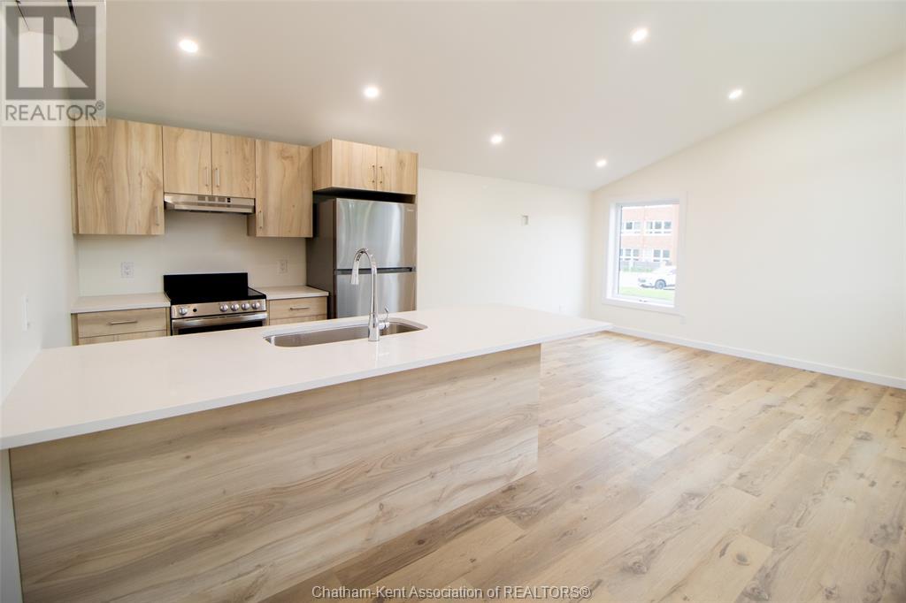 Property at 91 Adelaide STREET South image 5