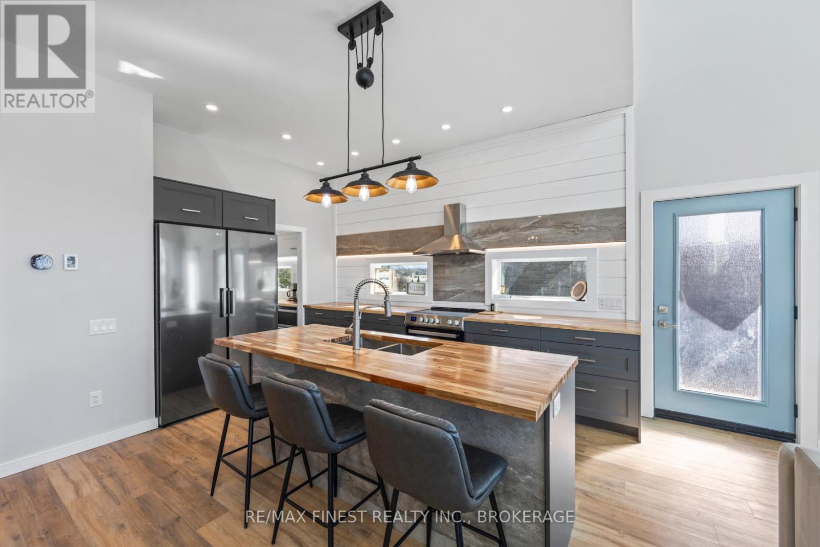 113 Willowbank Road E, Gananoque, Ontario  K7G 2V5 - Photo 11 - X12174172