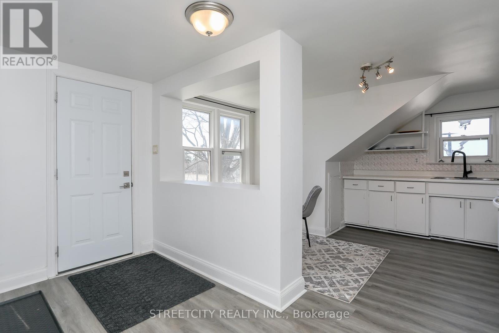 1843 Dundas Street E, London East, Ontario  N5W 3E6 - Photo 22 - X12173566