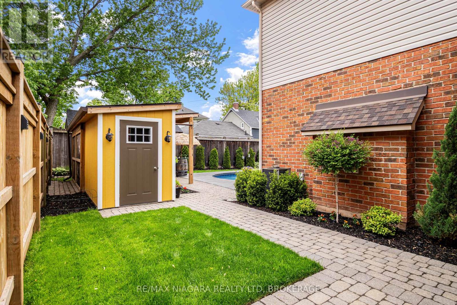 4 Golf Woods Drive, Grimsby (Grimsby East), Ontario  L3M 5P5 - Photo 45 - X12173161