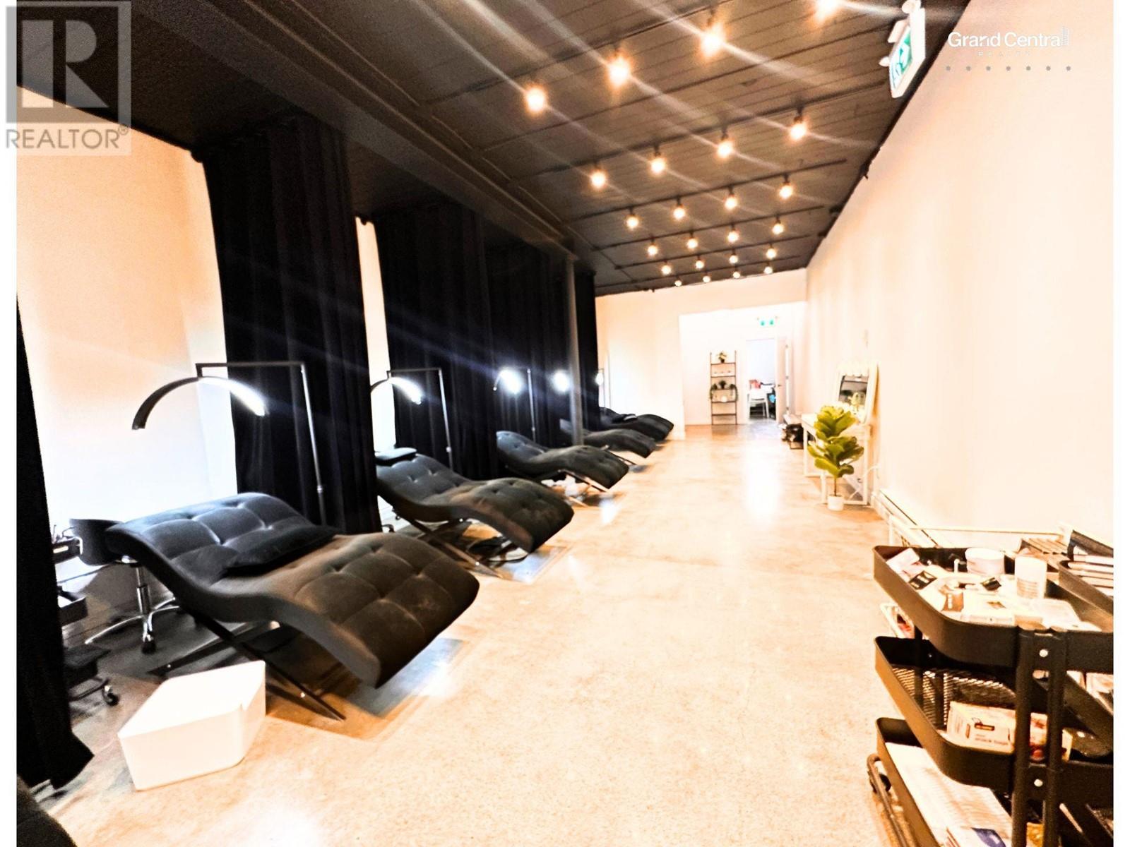 3261 W Broadway, Vancouver, British Columbia  V6K 2H5 - Photo 4 - C8069430