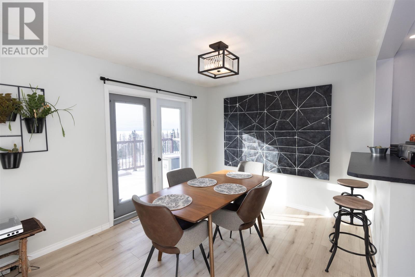 1273 Lakeshore Dr, Thunder Bay, Ontario  P7A 0S6 - Photo 10 - TB251364