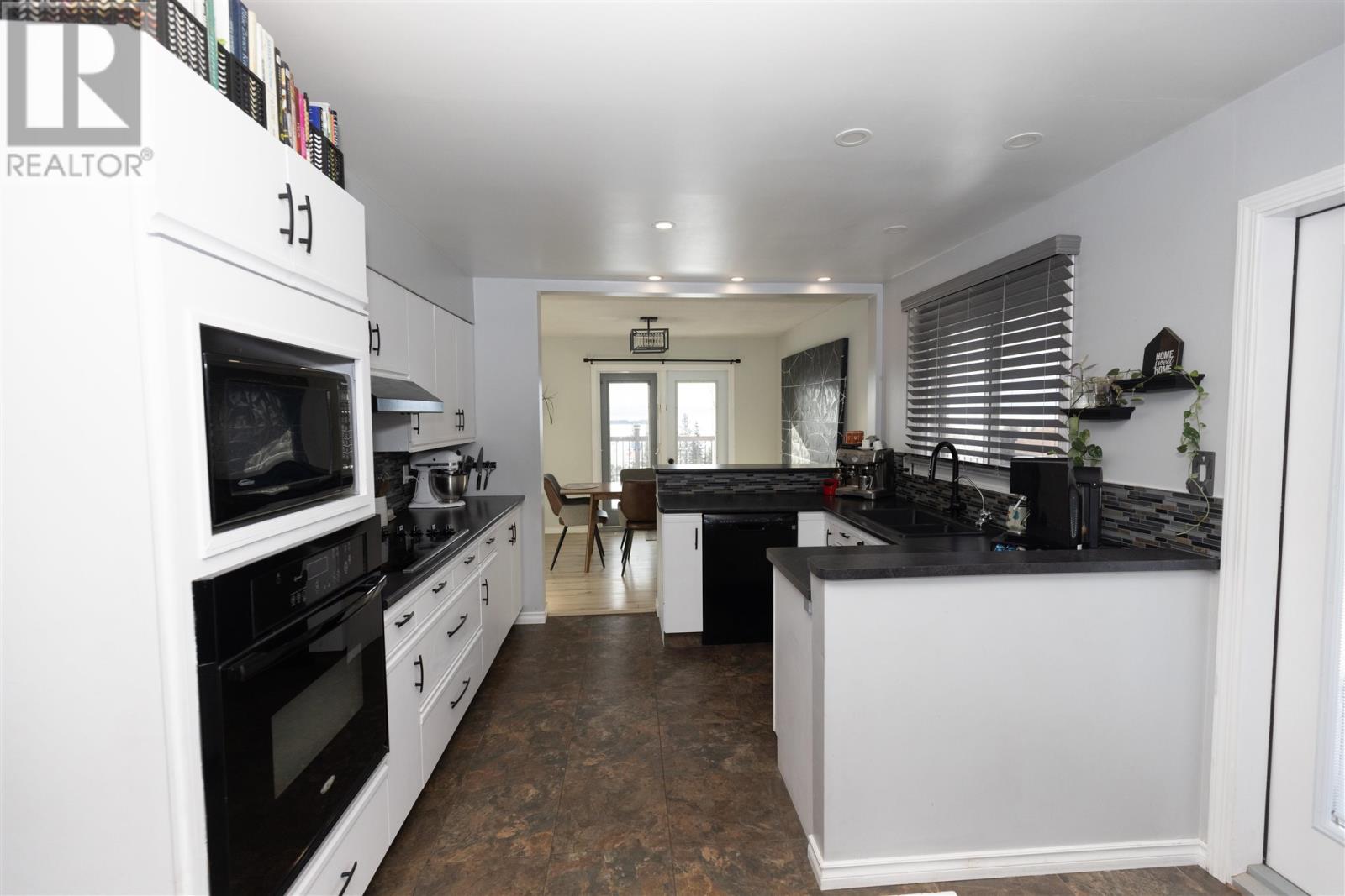 1273 Lakeshore Dr, Thunder Bay, Ontario  P7A 0S6 - Photo 12 - TB251364