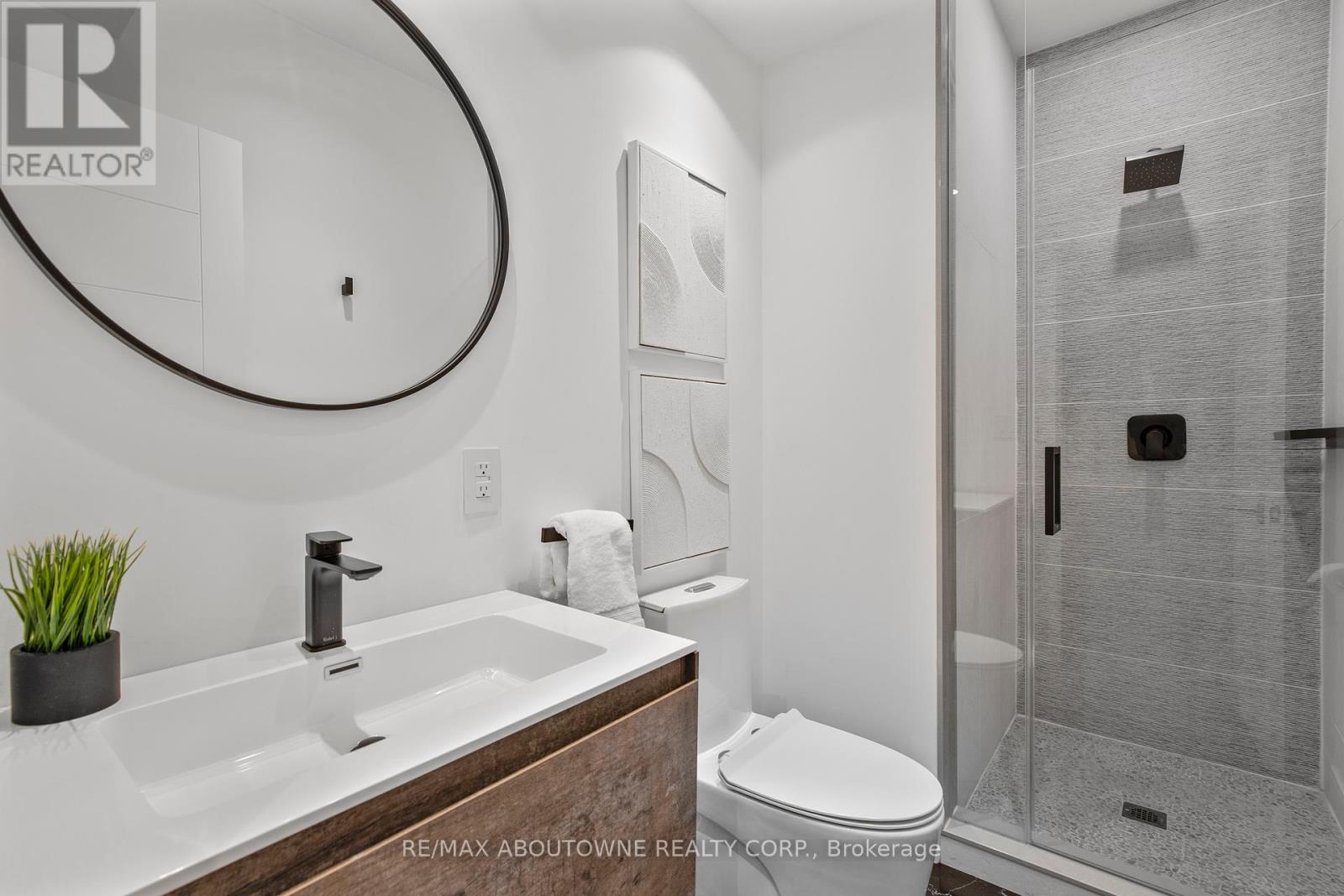 215 Morden Road, Oakville, Ontario  L6K 2S2 - Photo 39 - W12173995