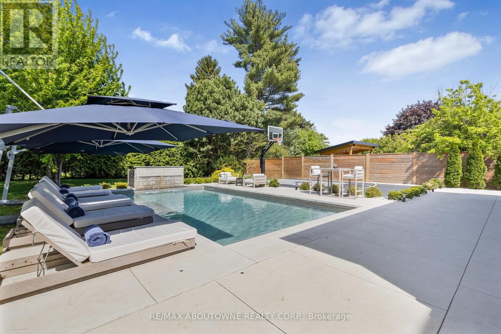 215 Morden Road, Oakville, Ontario  L6K 2S2 - Photo 40 - W12173995