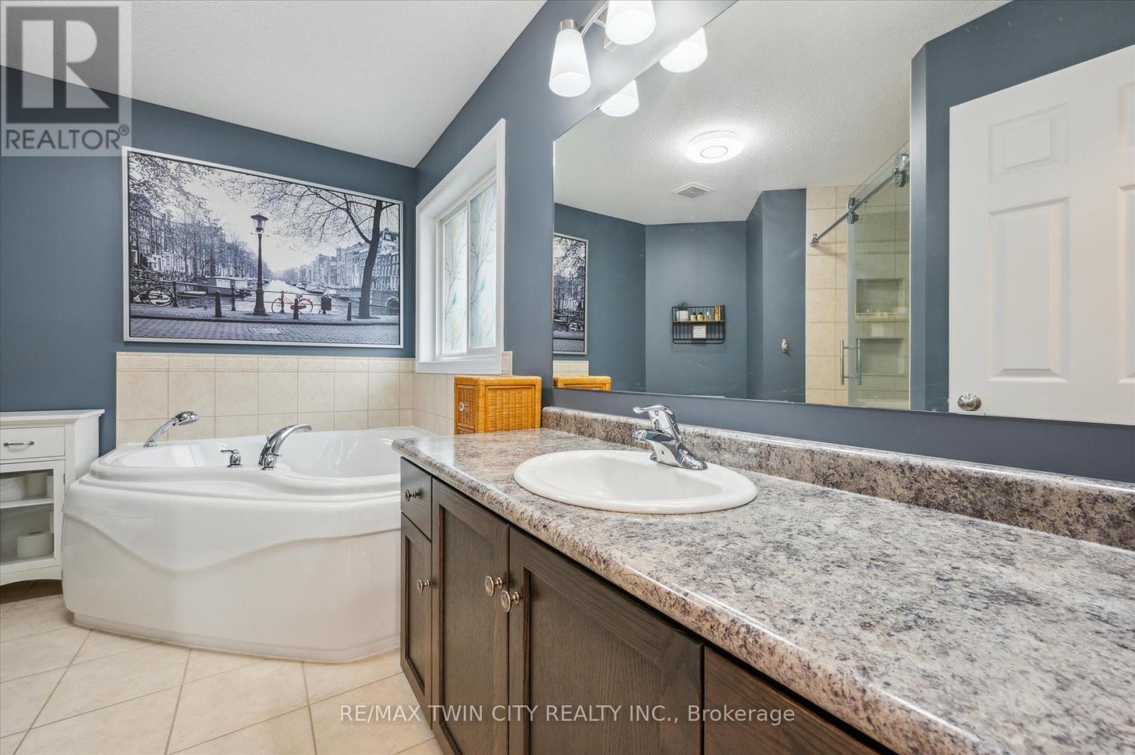112 English Crescent, Blandford-Blenheim (Plattsville), Ontario  N0J 1S0 - Photo 20 - X12173984