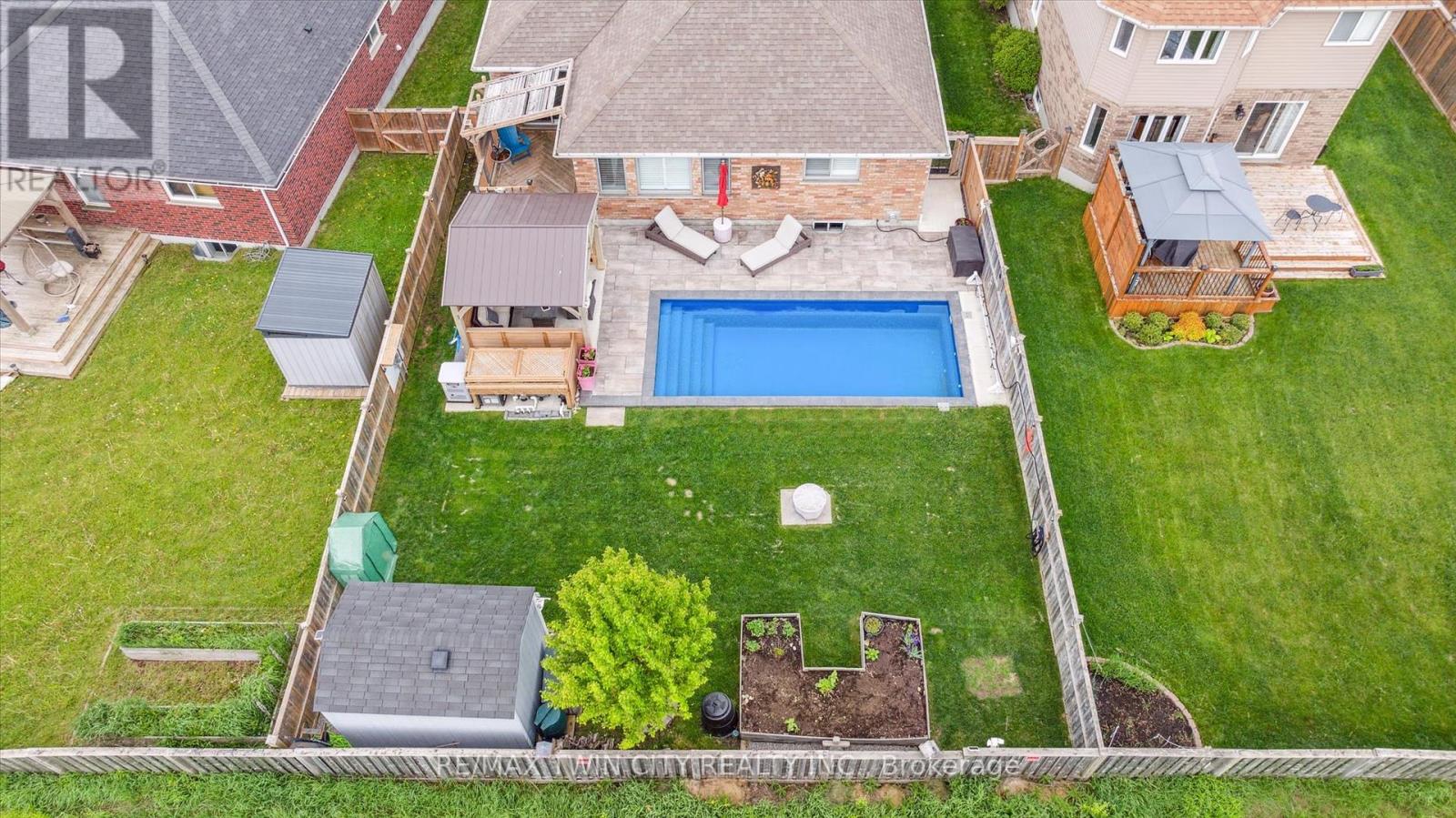 112 English Crescent, Blandford-Blenheim (Plattsville), Ontario  N0J 1S0 - Photo 3 - X12173984
