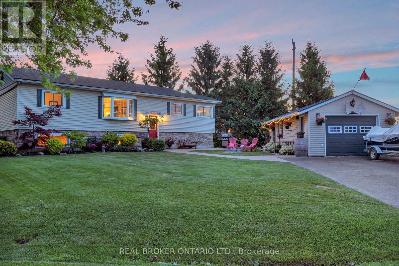 Property at 1697 LAKESHORE ROAD image 3