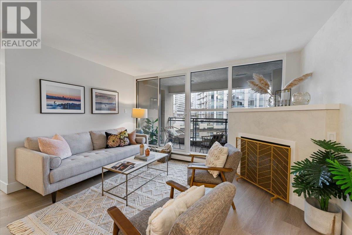 Listing Picture 4 of 34 : 407 183 KEEFER PLACE, Vancouver / 溫哥華 - 魯藝地產 Yvonne Lu Group - MLS Medallion Club Member