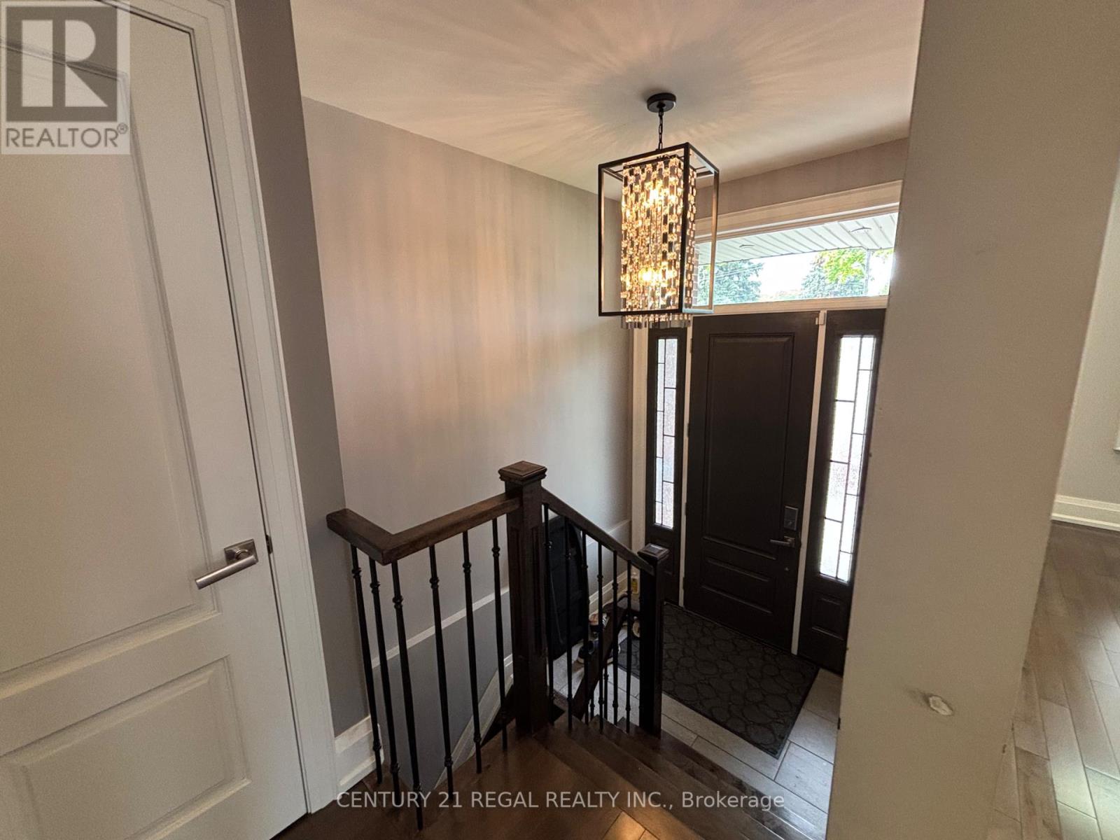 18 Rowse Crescent, Toronto, Ontario  M9P 3L5 - Photo 11 - W12075018