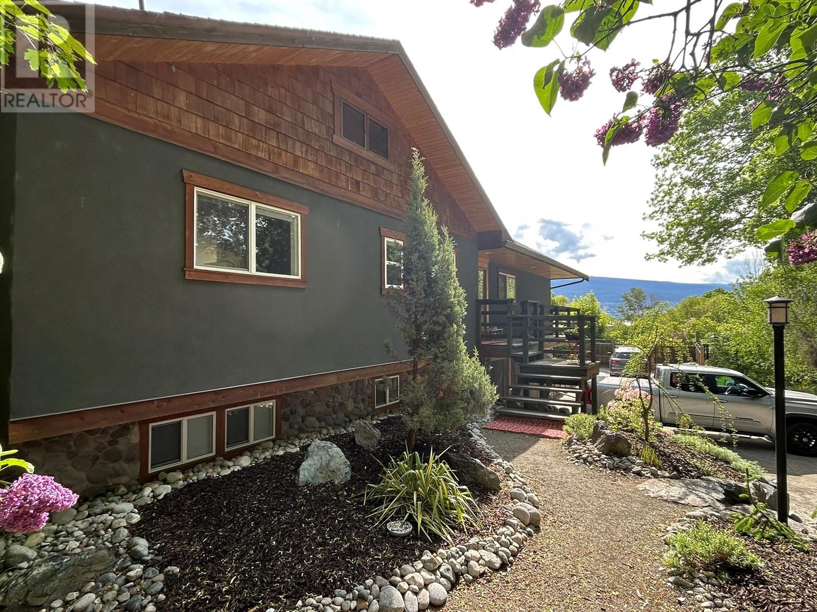 15415 Pohlman Avenue, Summerland, BC V0H1Z6