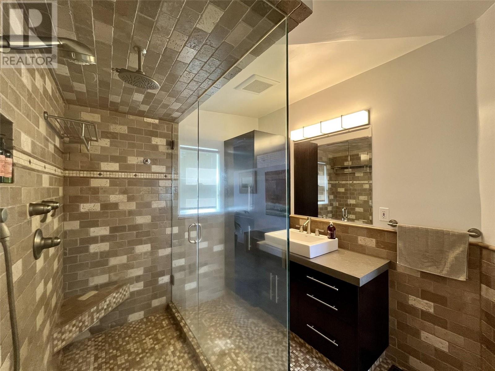 15415 Pohlman Avenue, Summerland, BC V0H1Z6