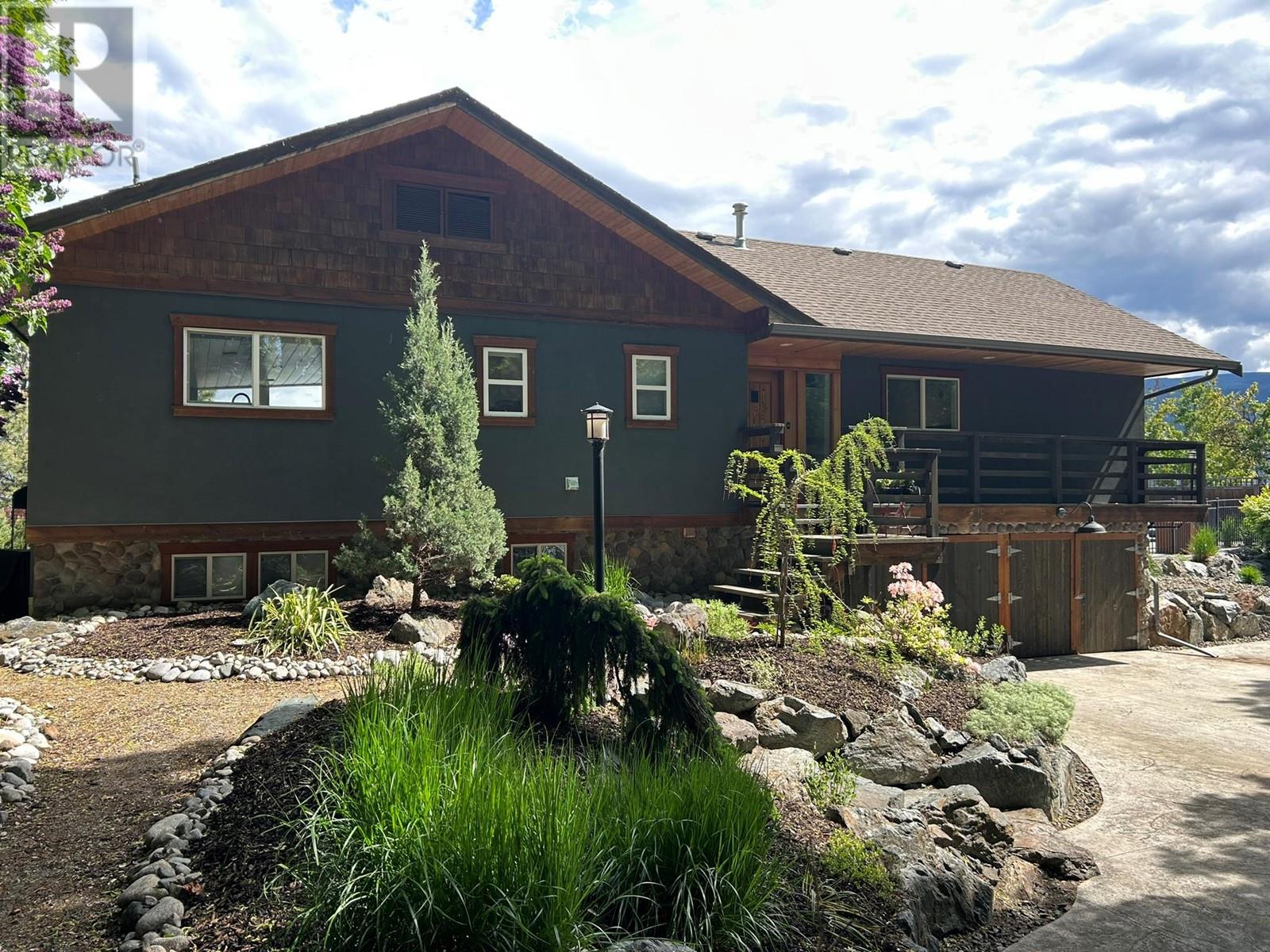 15415 Pohlman Avenue, Summerland, BC V0H1Z6
