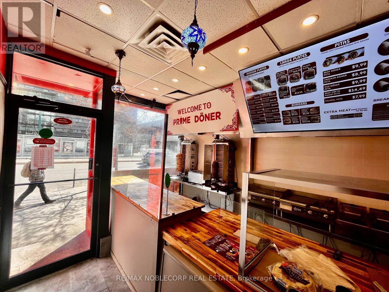 Property at 656 SPADINA AVENUE image 5