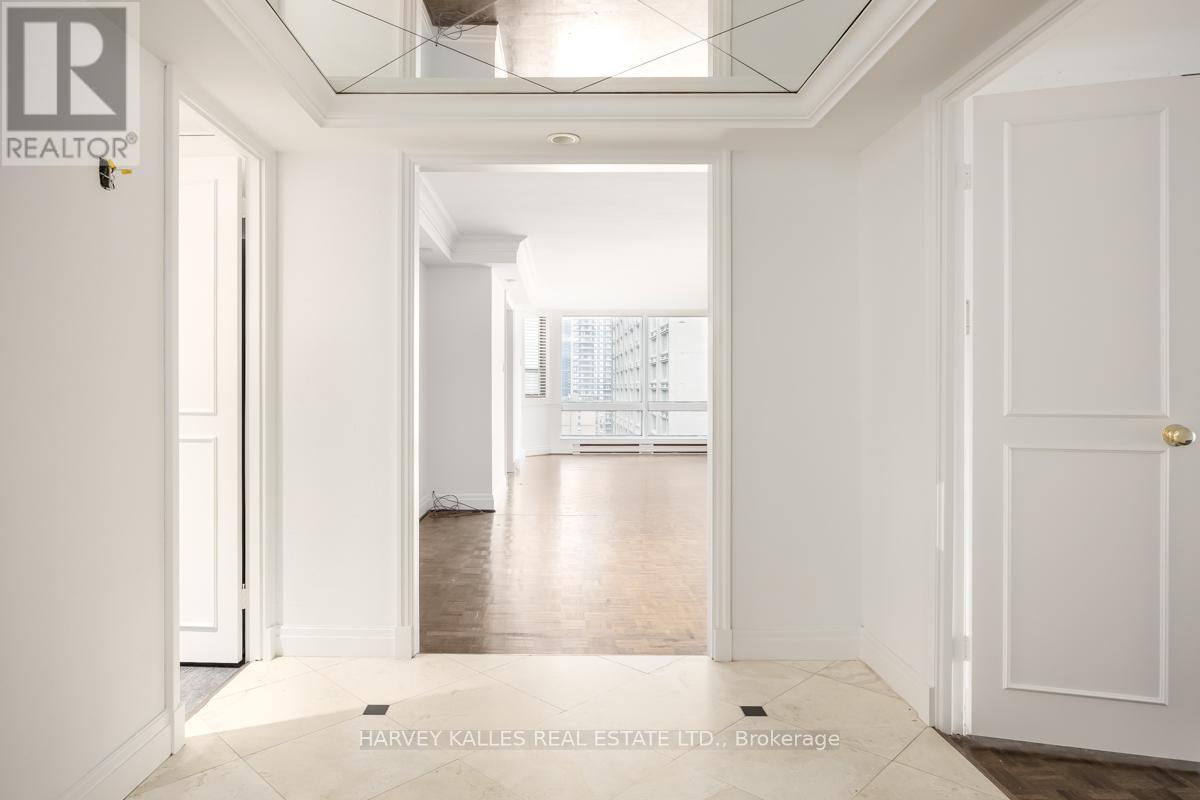 2103 - 1166 Bay Street, Toronto, Ontario  M5S 2X8 - Photo 3 - C12174047