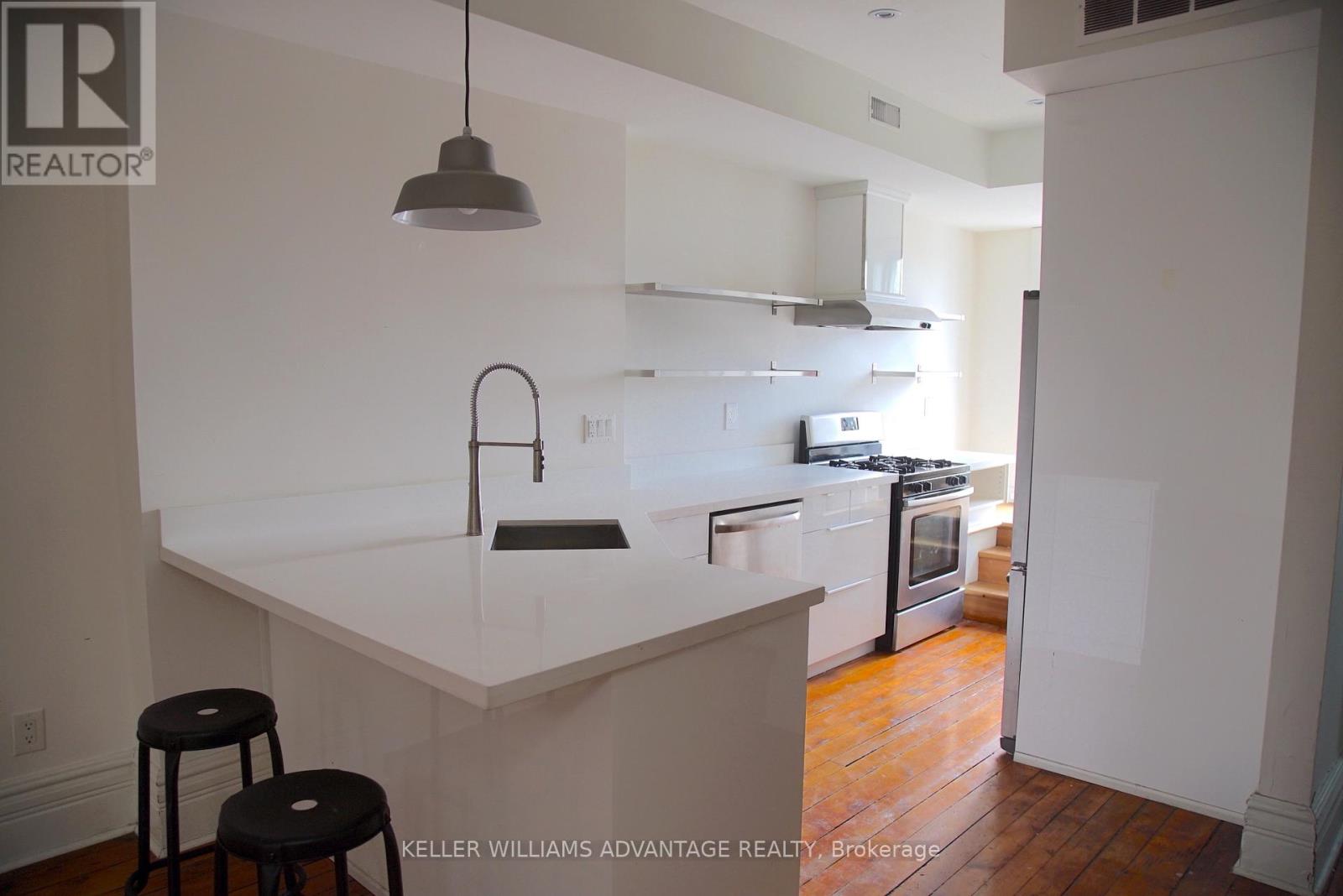 3rd Flr - 134 Ossington Avenue, Toronto, Ontario  M6J 2Z5 - Photo 9 - C12174086