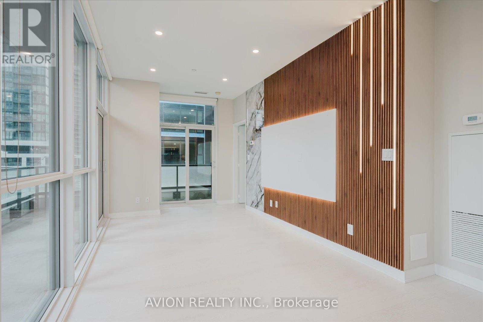 402 - 50 Ordnance Street, Toronto, Ontario  M6K 1A2 - Photo 2 - C12174097