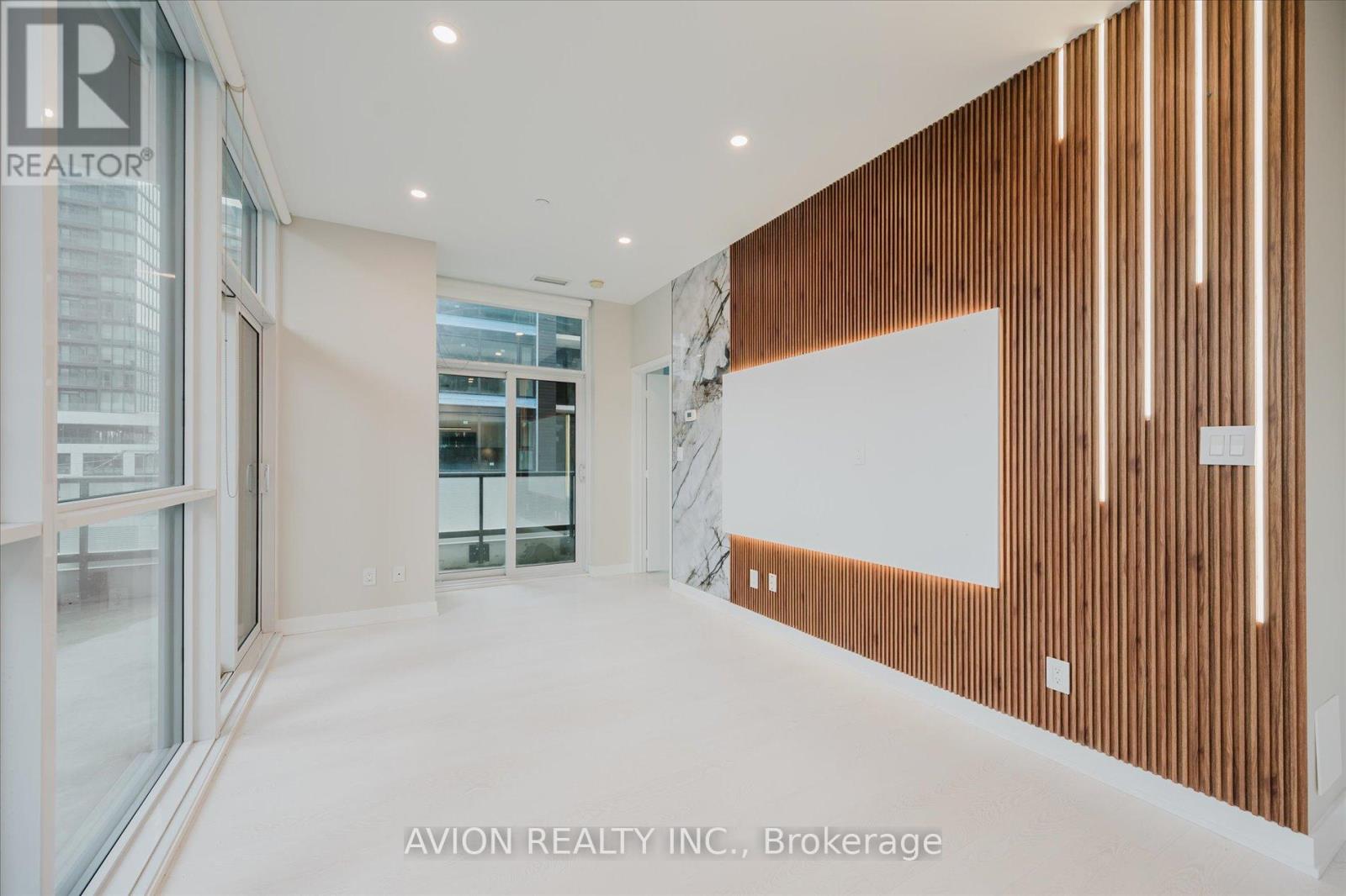 402 - 50 Ordnance Street, Toronto, Ontario  M6K 1A2 - Photo 4 - C12174097