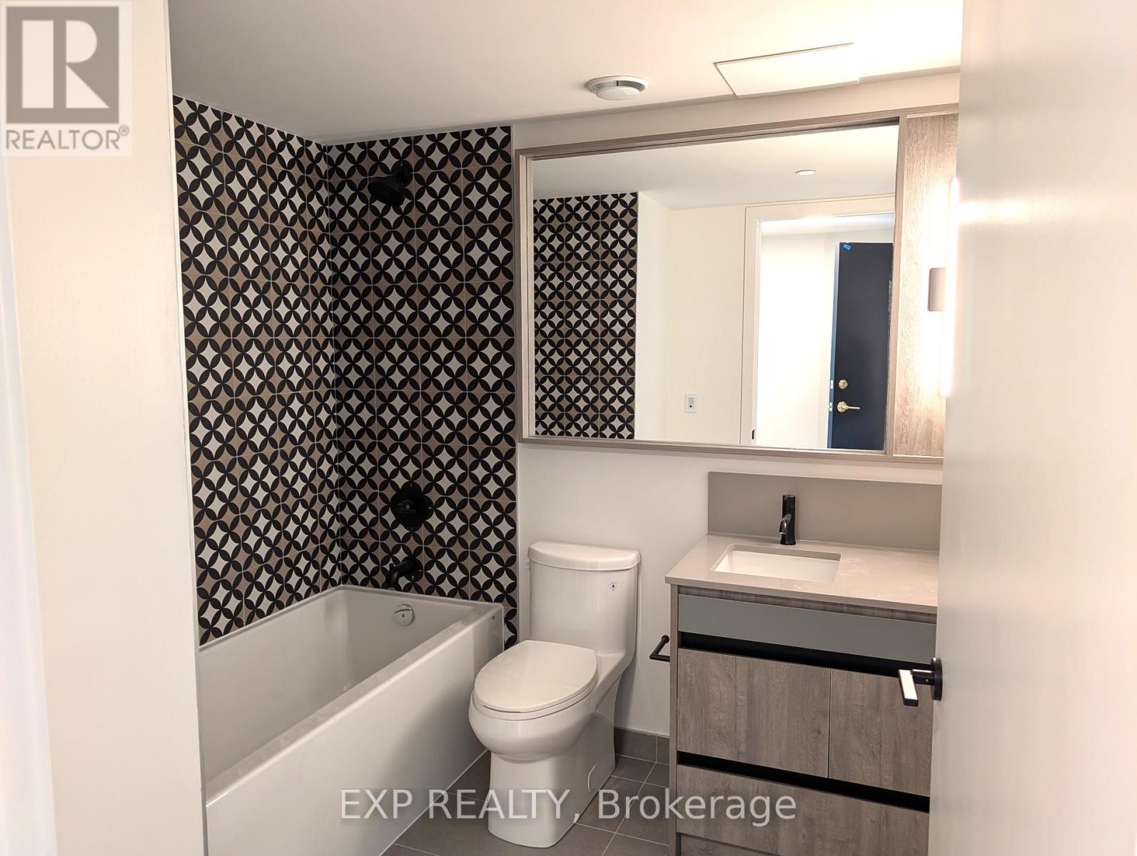 316 - 1200 Dundas Street W, Toronto, Ontario  M6J 1X4 - Photo 10 - C12174161