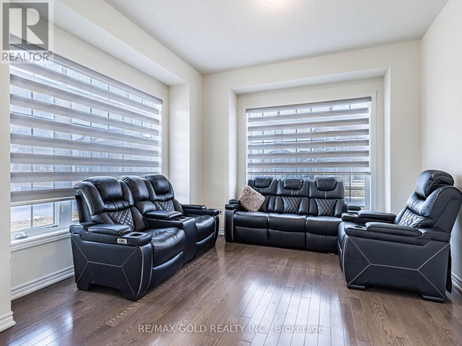 37 Peak Drive, Brampton, Ontario  L6X 5S5 - Photo 8 - W12045734