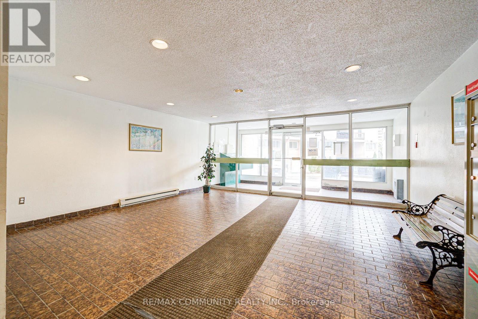 1078 - 100 Mornelle Court, Toronto (Morningside), Ontario  M1E 4X2 - Photo 3 - E12174069