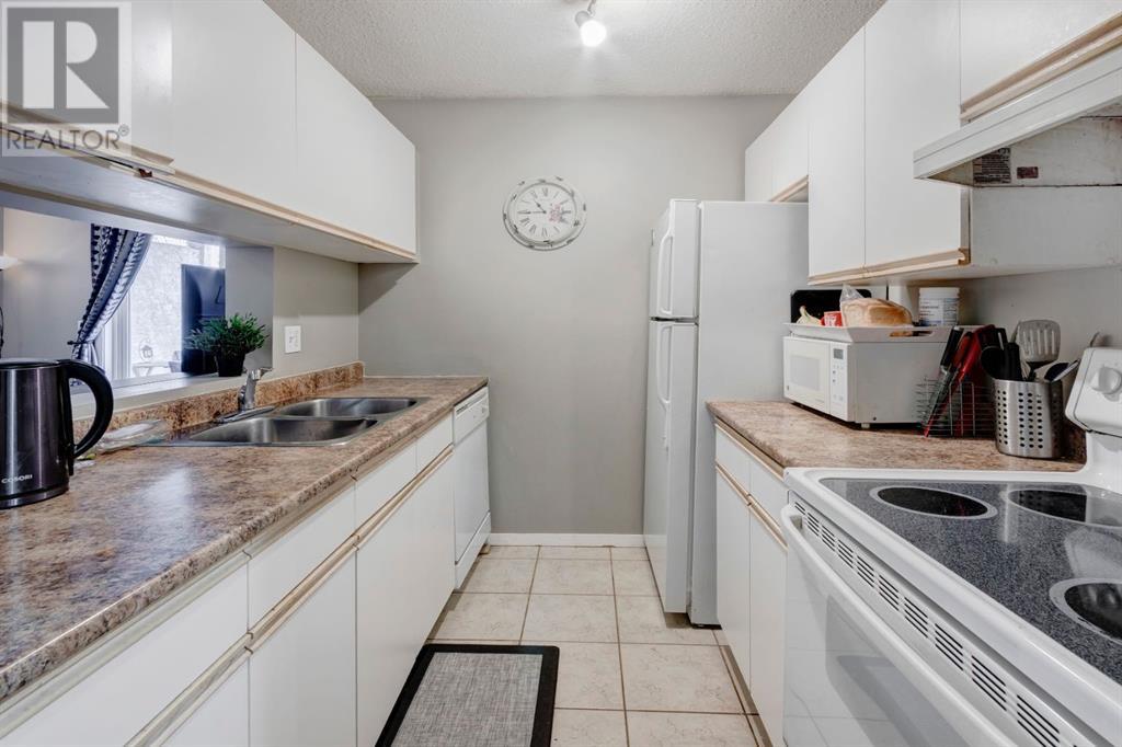 402, 21 Dover Point Se, Calgary, Alberta  T2B 3K4 - Photo 12 - A2203823