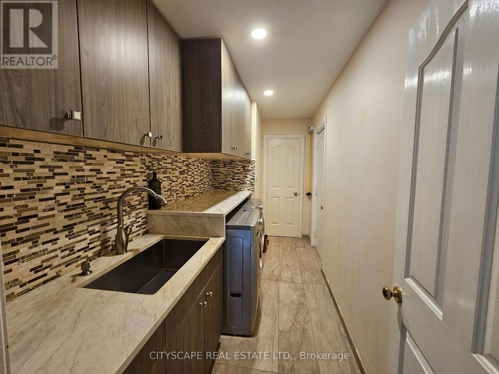 406 Weldrick Road E, Richmond Hill, Ontario  L4B 2M8 - Photo 14 - N12174068