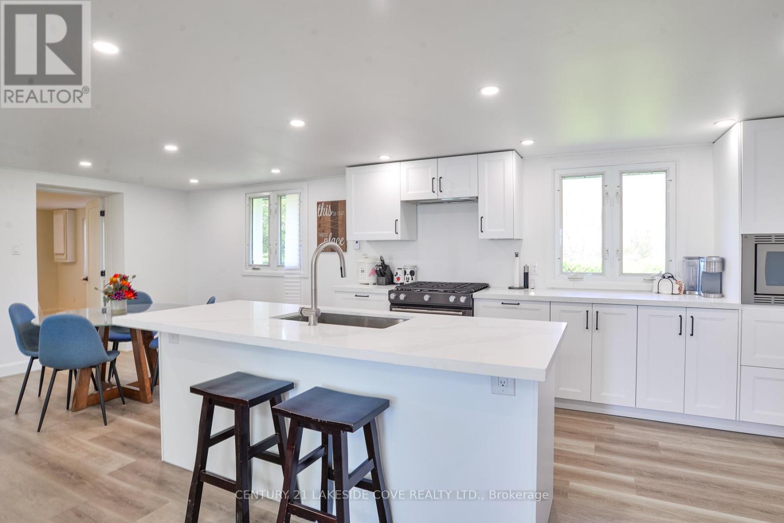 3568 Amilia Drive W, Ramara, Ontario  L0K 1B0 - Photo 6 - S12174138