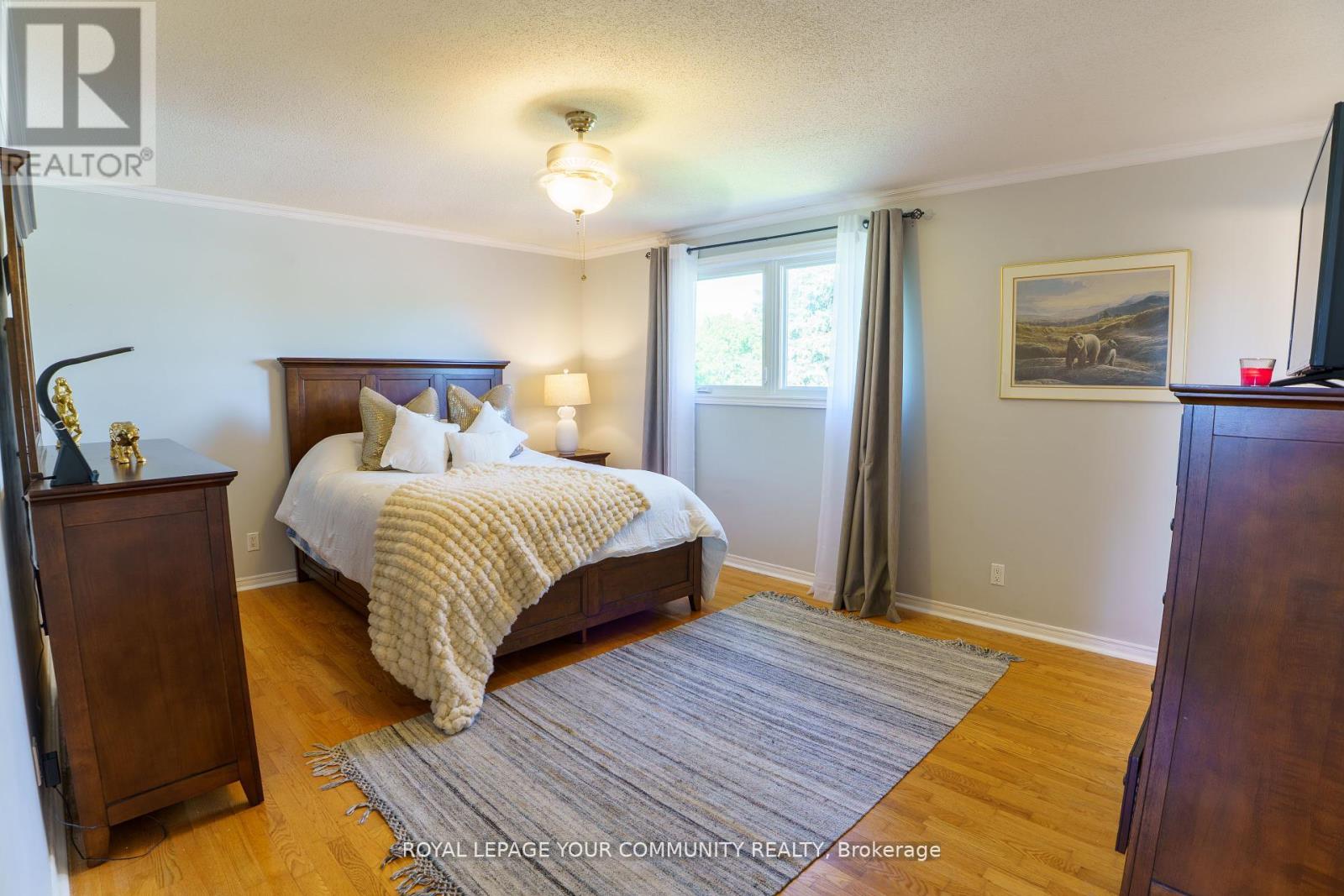 6 Oakmeadow Boulevard, Georgina, Ontario  L4P 3L1 - Photo 12 - N12159466