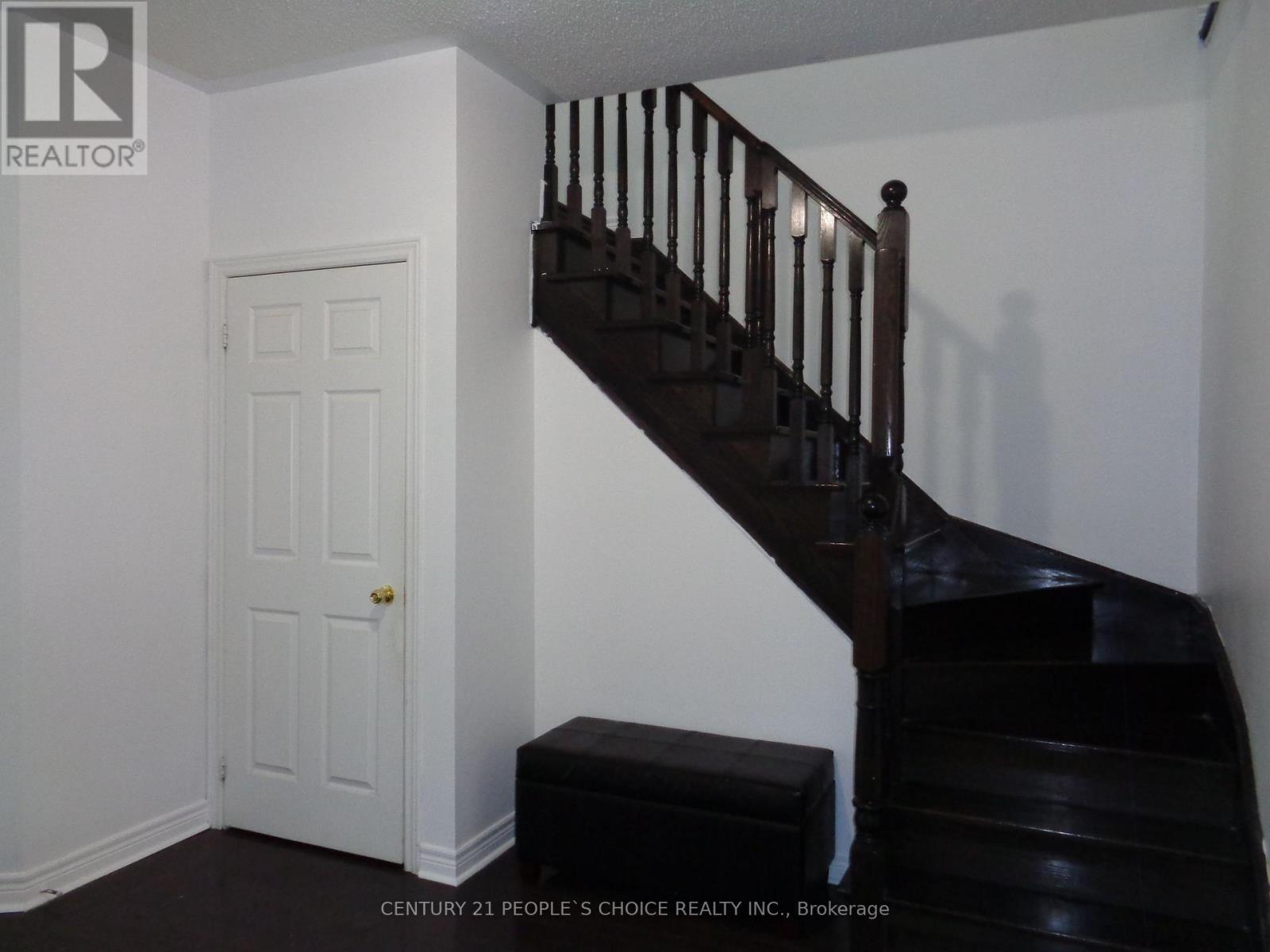 249 Comiskey Crescent, Mississauga, Ontario  L5W 0C4 - Photo 11 - W12174042