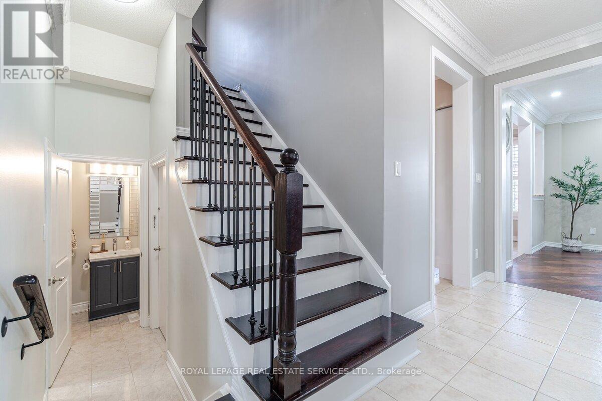30 Messina Avenue, Brampton, Ontario  L6Y 0M8 - Photo 12 - W12174103