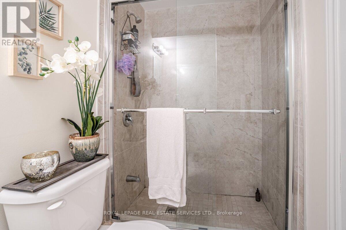 30 Messina Avenue, Brampton, Ontario  L6Y 0M8 - Photo 21 - W12174103