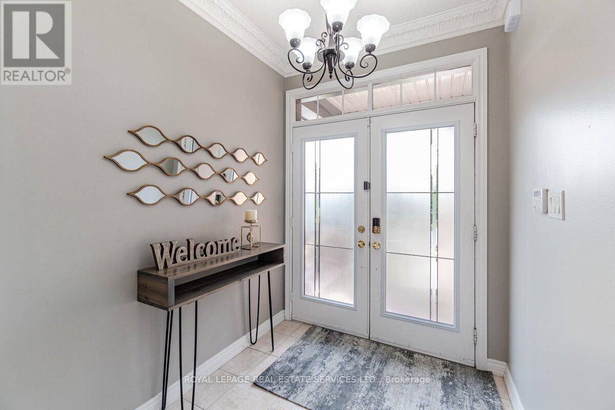 30 Messina Avenue, Brampton, Ontario  L6Y 0M8 - Photo 3 - W12174103