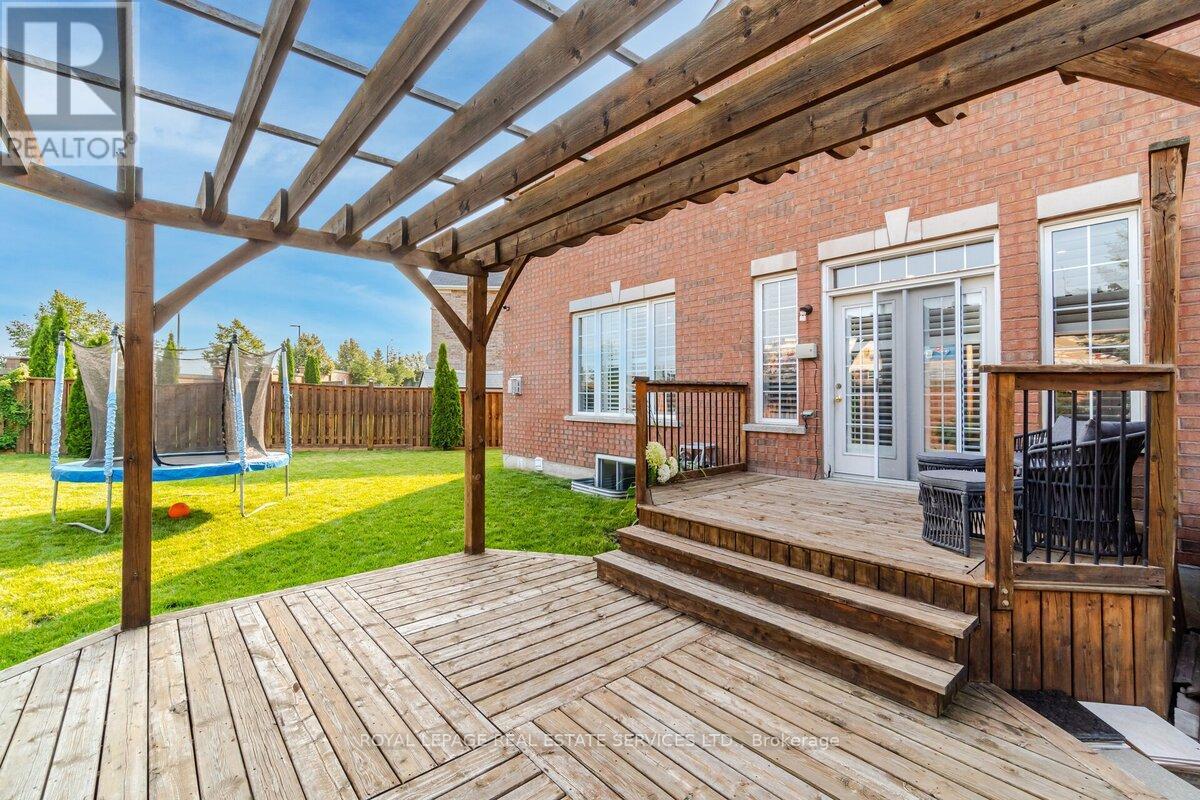 30 Messina Avenue, Brampton, Ontario  L6Y 0M8 - Photo 37 - W12174103