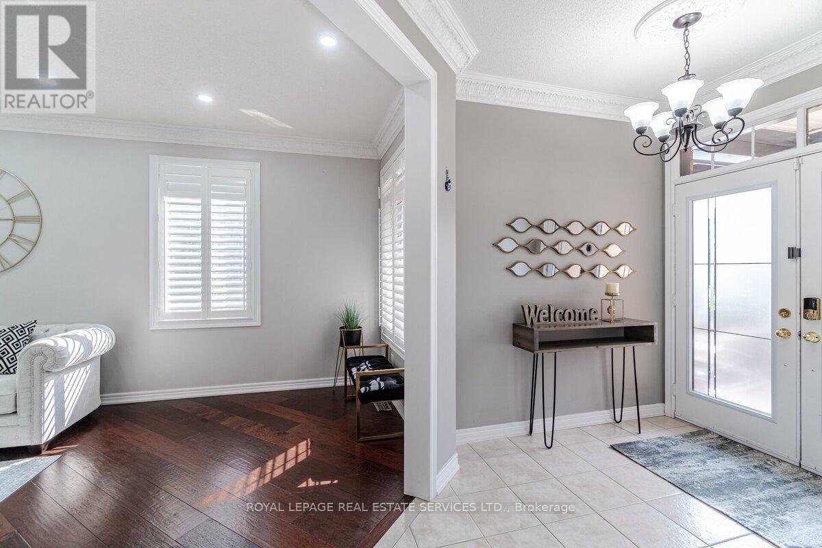 30 Messina Avenue, Brampton, Ontario  L6Y 0M8 - Photo 4 - W12174103