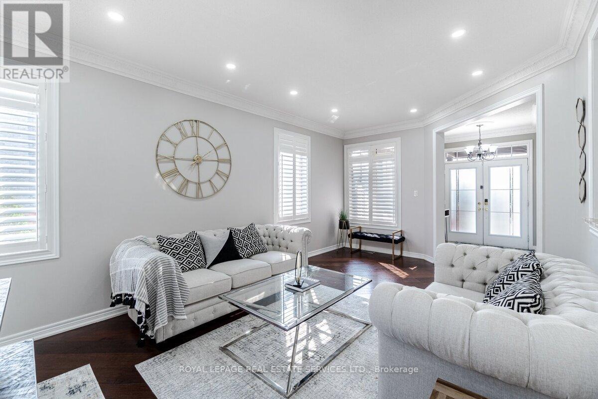30 Messina Avenue, Brampton, Ontario  L6Y 0M8 - Photo 5 - W12174103