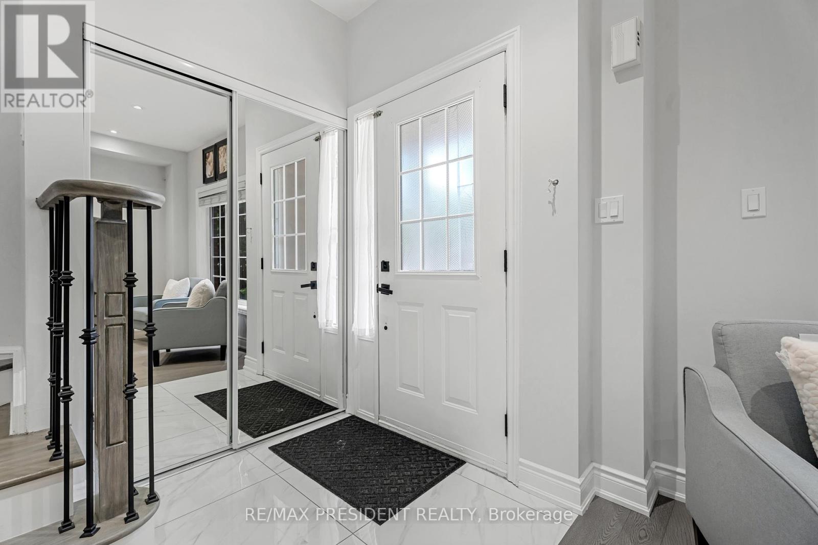 5209 Danielle Drive, Burlington (Orchard), Ontario  L7L 7L1 - Photo 4 - W12174129