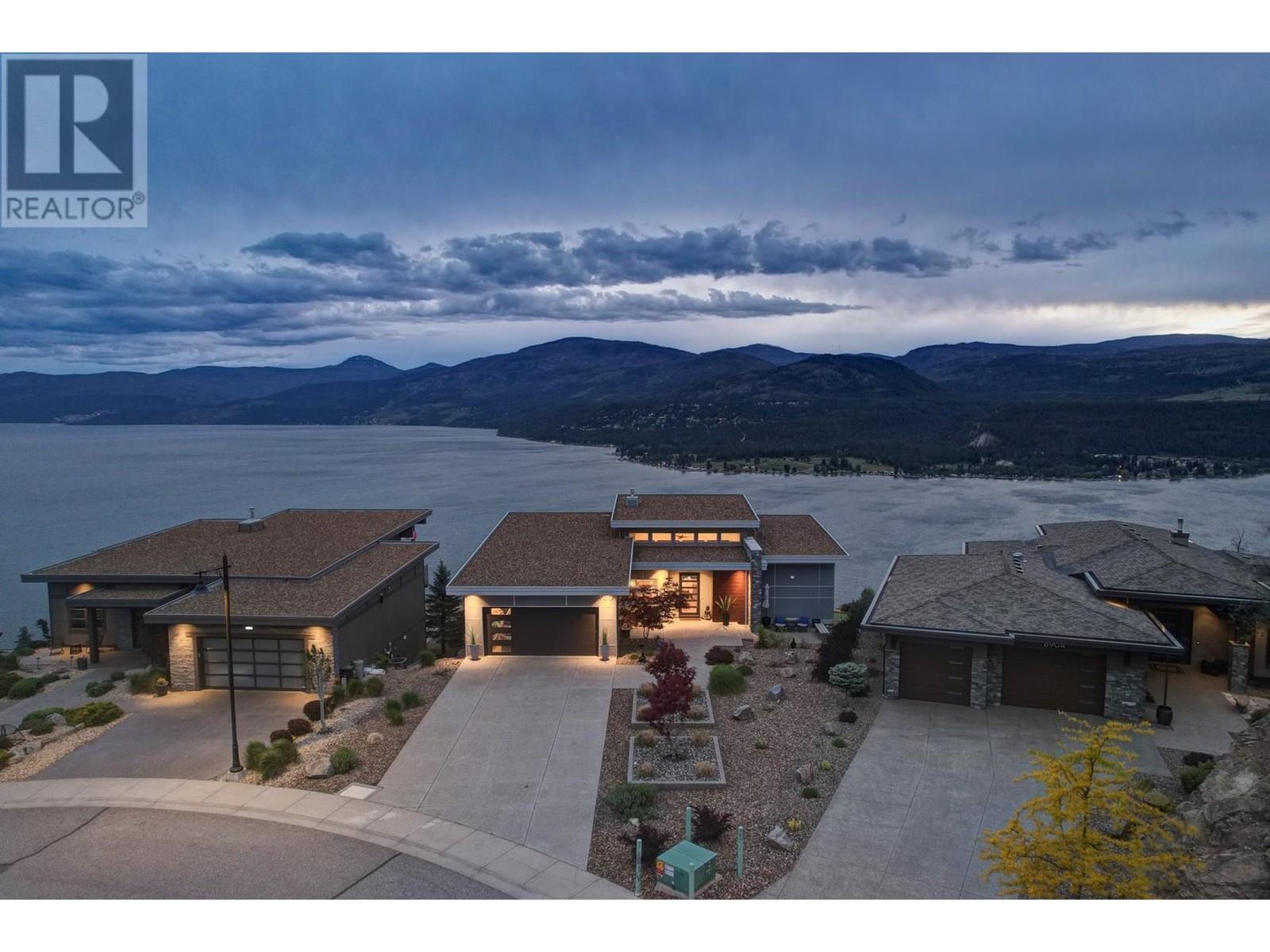 8900 Hampshire Crescent, Vernon, British Columbia  V1H 2K9 - Photo 2 - 10348263