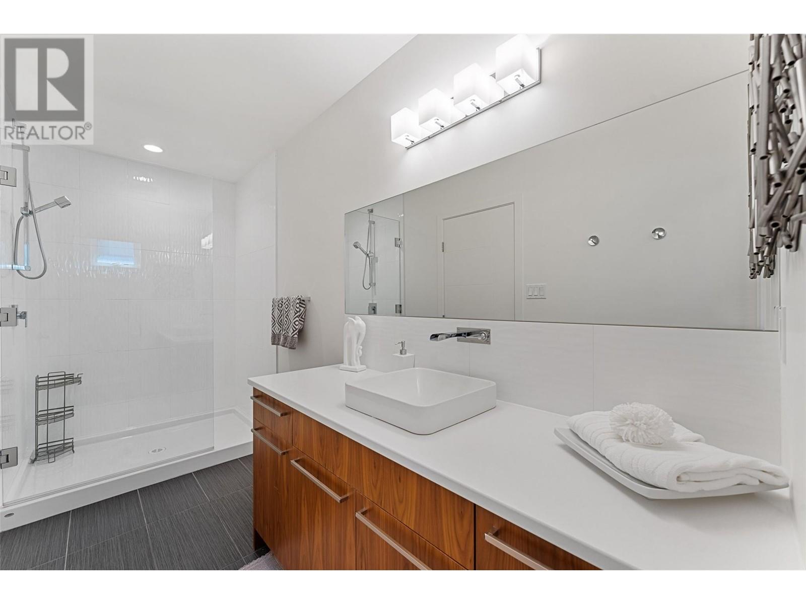 8900 Hampshire Crescent, Vernon, British Columbia  V1H 2K9 - Photo 65 - 10348263