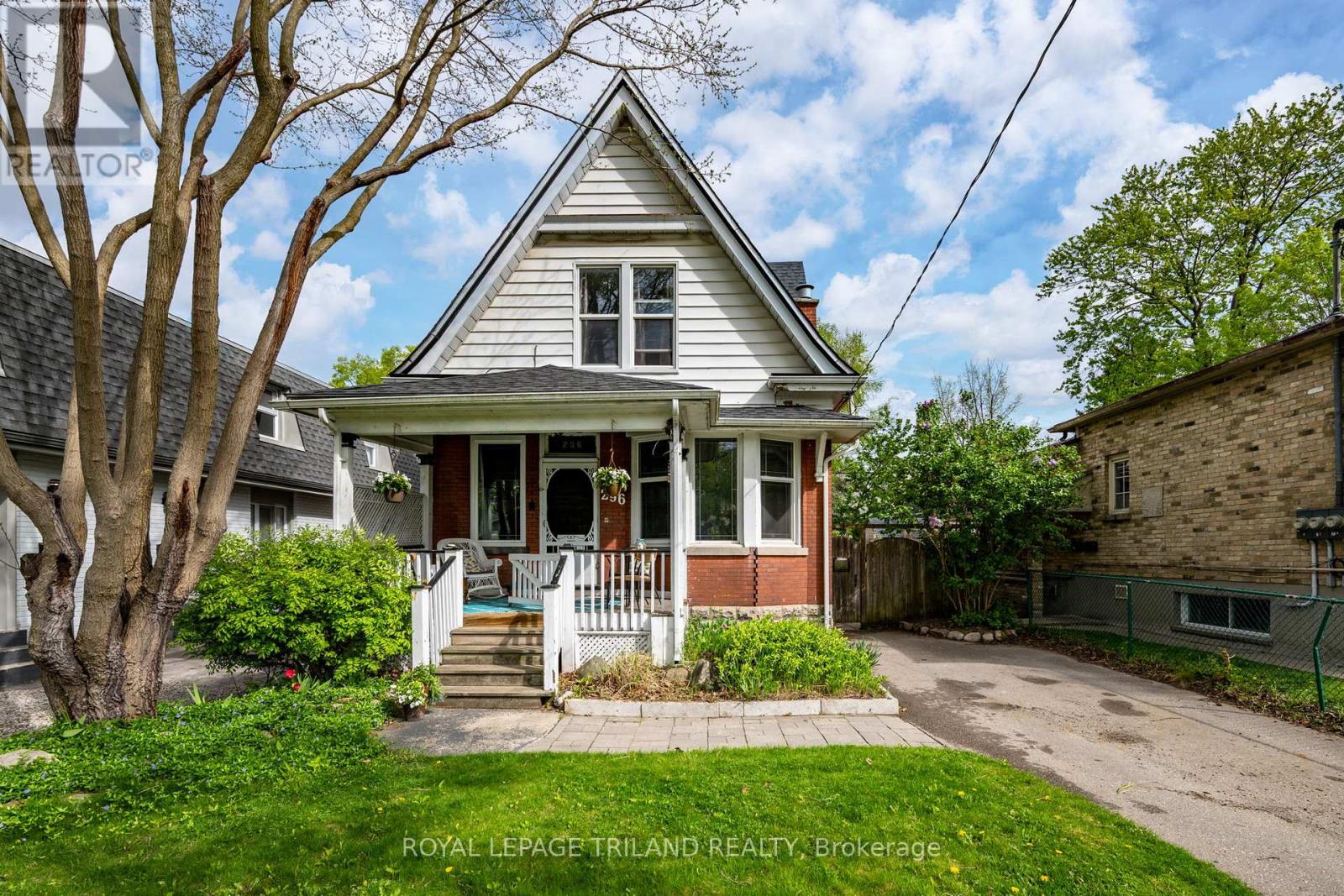 Property at 296 SIMCOE STREET image 2