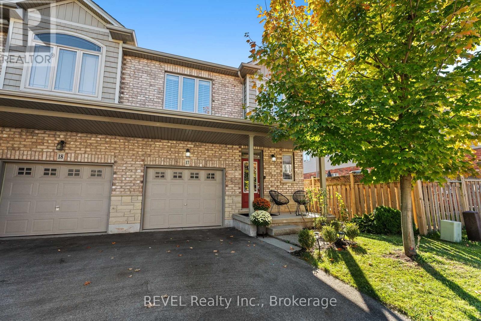 Property at 17 - 380 LAKE STREET image 3