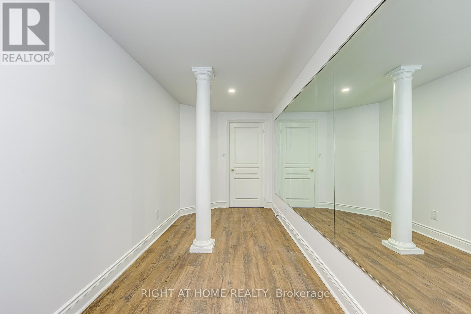 8 Hackamore Court, Hamilton (Meadowlands), Ontario  L9K 1N7 - Photo 40 - X12174052